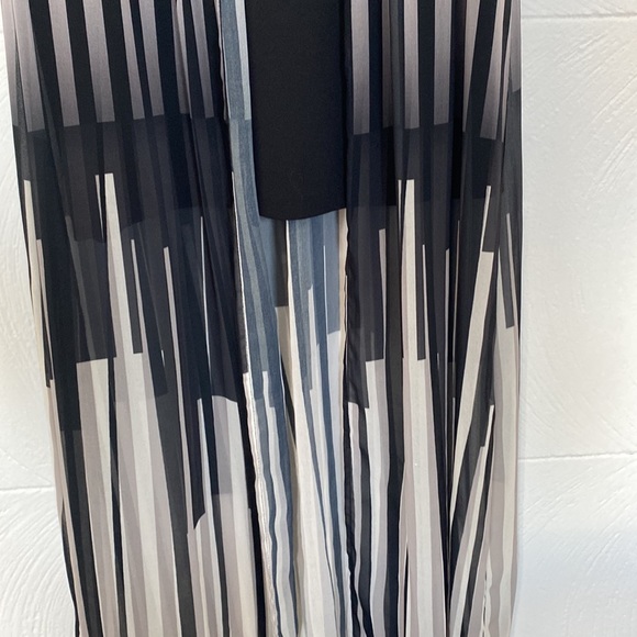 Nice cocktail dress size medium - Picture 3 of 4